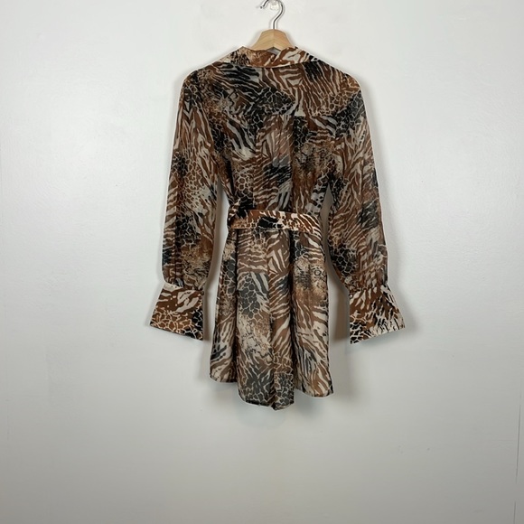 L' Atiste Womens M Animal Print Long Sleeve Belted 1/2 Button Down Lined Romper - Picture 6 of 11